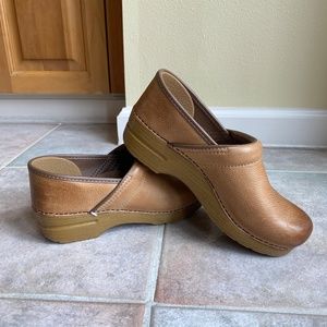 Dansko Professional Clogs Sz 39